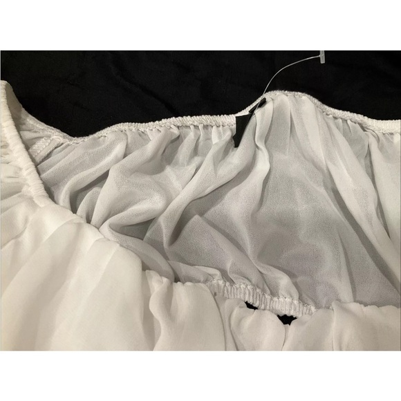 Windsor Women’s White Peasant Cropped Top Size Medium - Picture 8 of 12